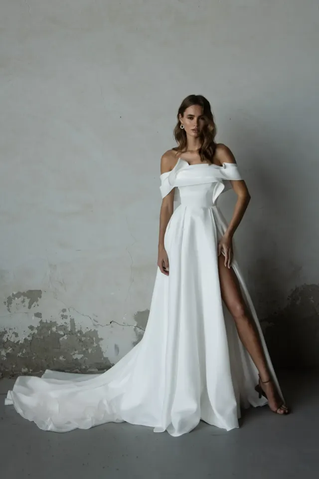 Vestido de novia Velveteen de Romanova